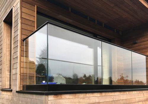 Slim frame glass balustrade