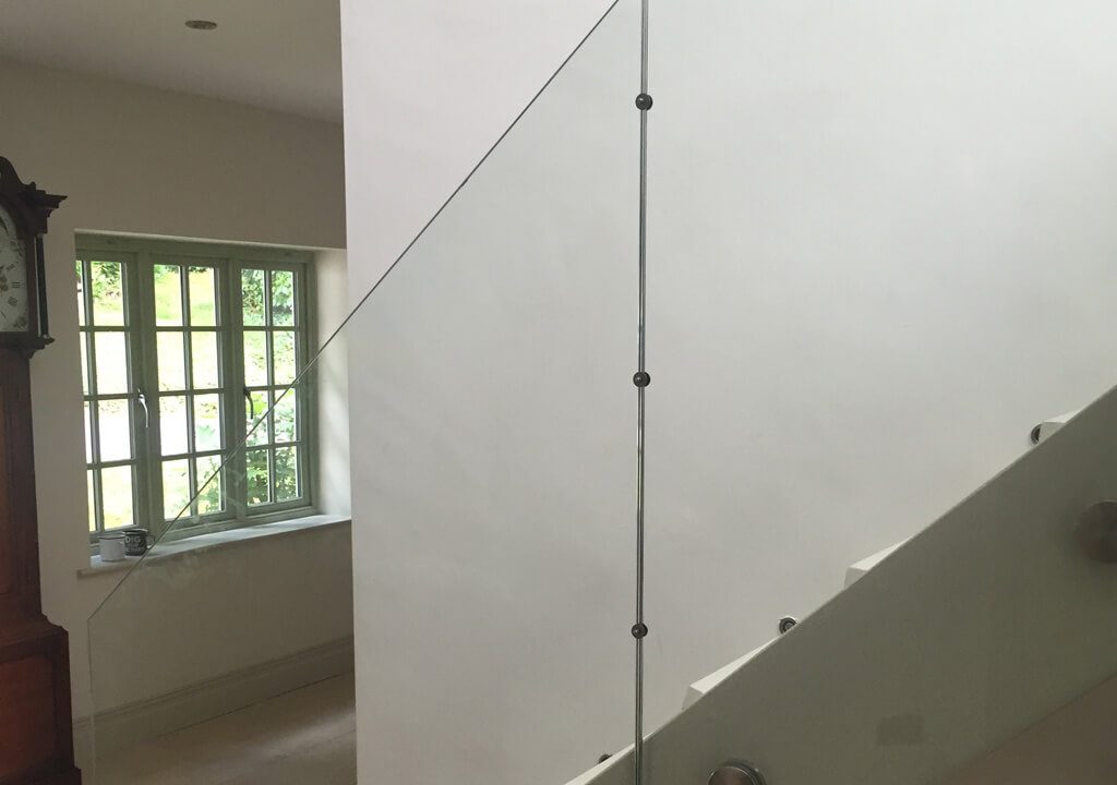 Frameless stair railing glass balustrade